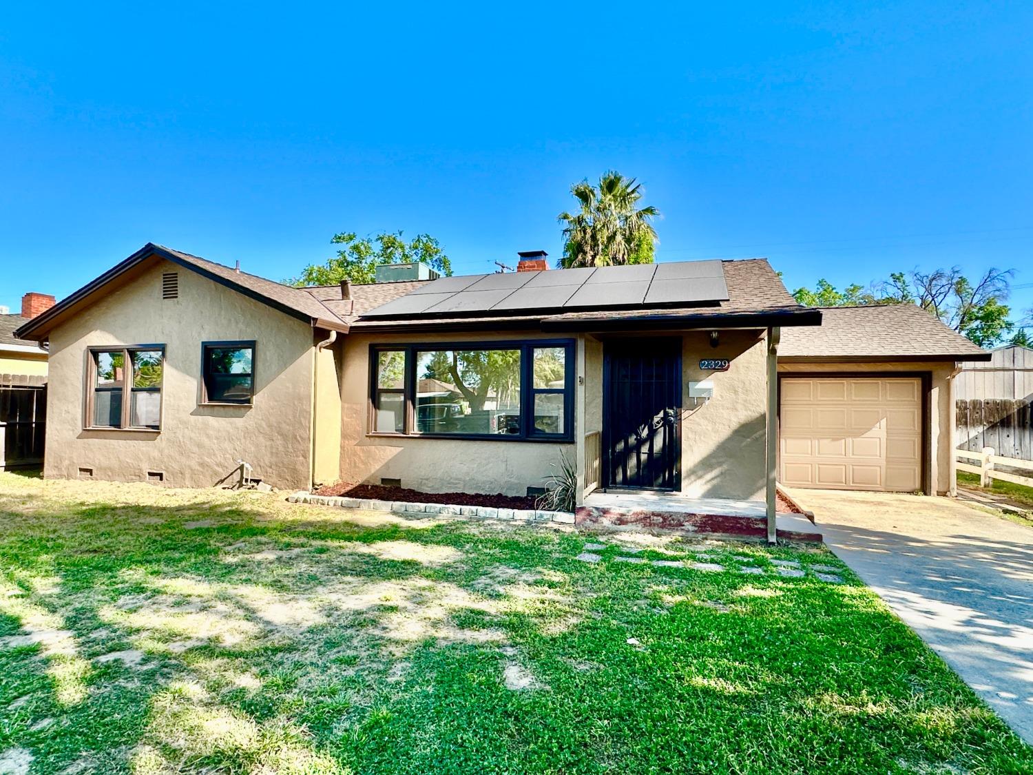 Detail Gallery Image 2 of 28 For 2329 Miller Ave, Modesto,  CA 95354 - 2 Beds | 1 Baths