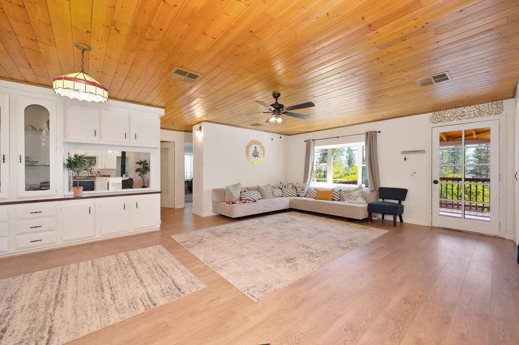 Detail Gallery Image 5 of 73 For 333 Pine St, Colfax,  CA 95713 - 3 Beds | 2 Baths