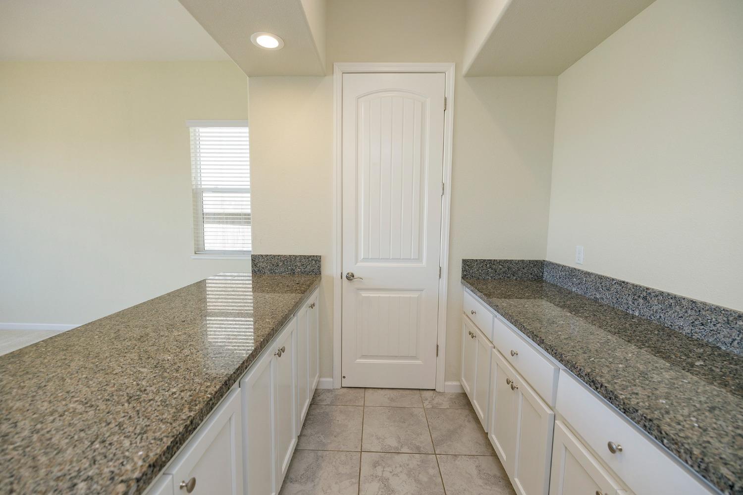 Detail Gallery Image 13 of 37 For 1526 S Deborah Cir, Escalon,  CA 95320 - 4 Beds | 2/1 Baths