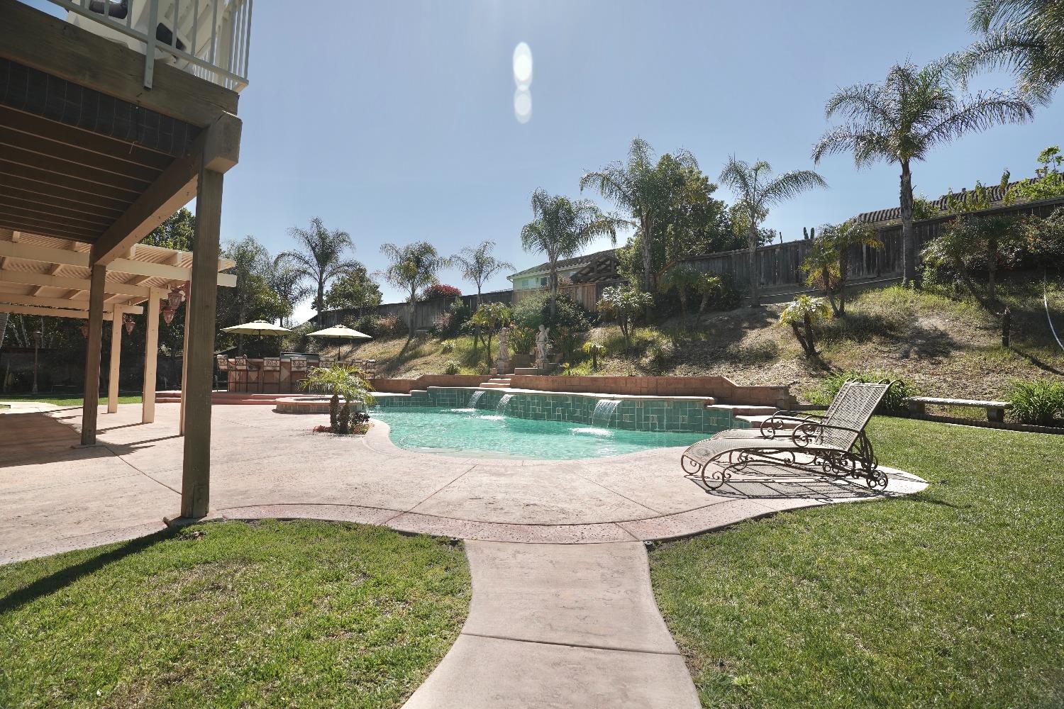 Detail Gallery Image 28 of 69 For 12597 Poinsetta Dr, Riverside,  CA 95203 - 6 Beds | 4 Baths
