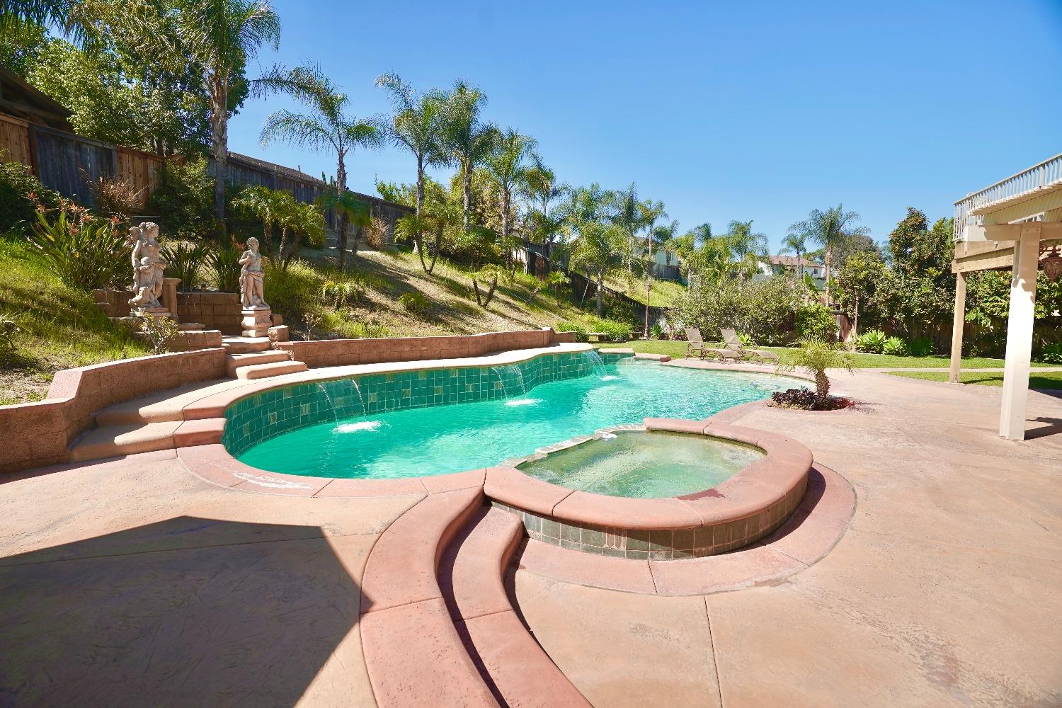 Detail Gallery Image 24 of 69 For 12597 Poinsetta Dr, Riverside,  CA 95203 - 6 Beds | 4 Baths