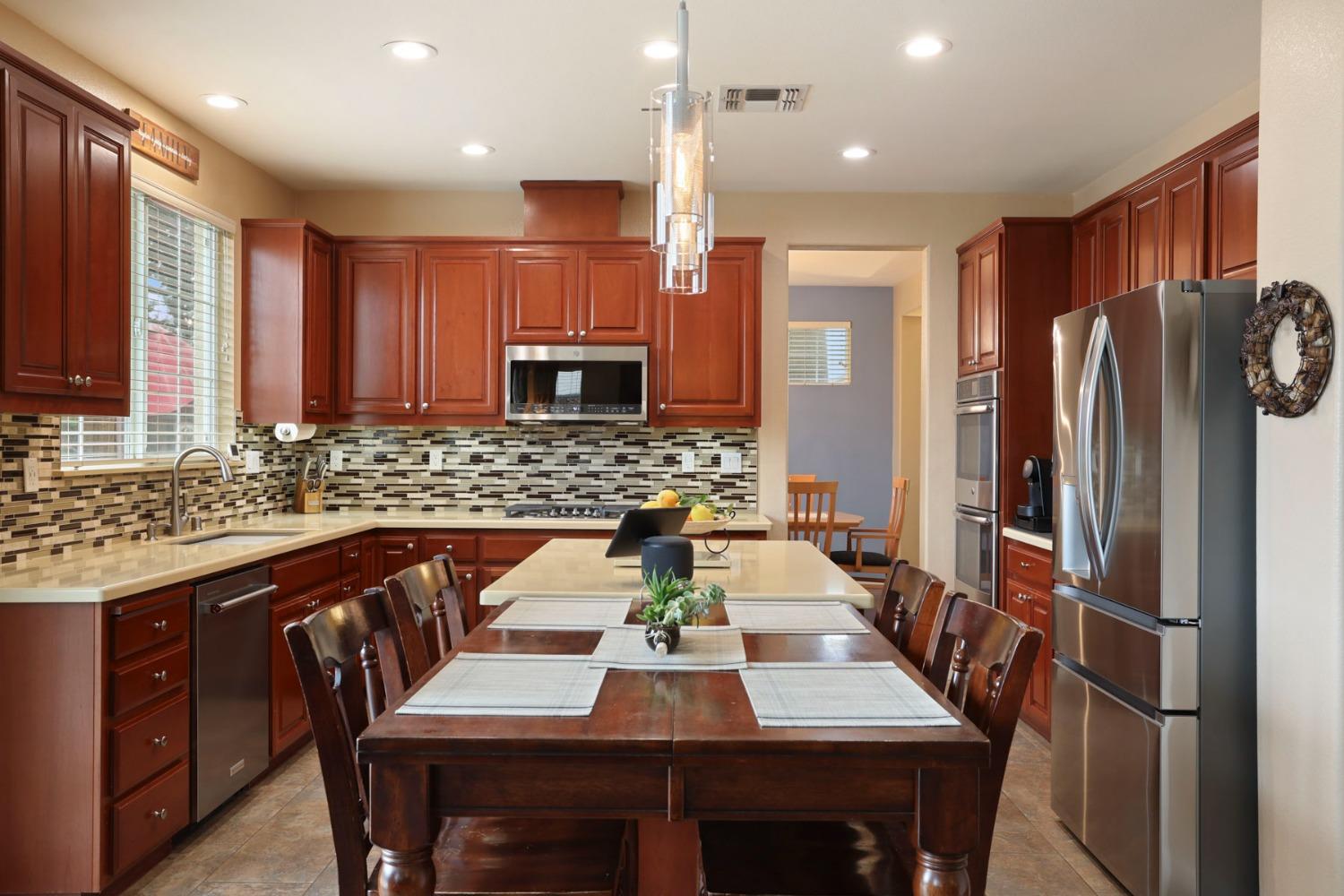 Detail Gallery Image 18 of 72 For 1321 Tulloch Dr, Tracy,  CA 95304 - 4 Beds | 3 Baths
