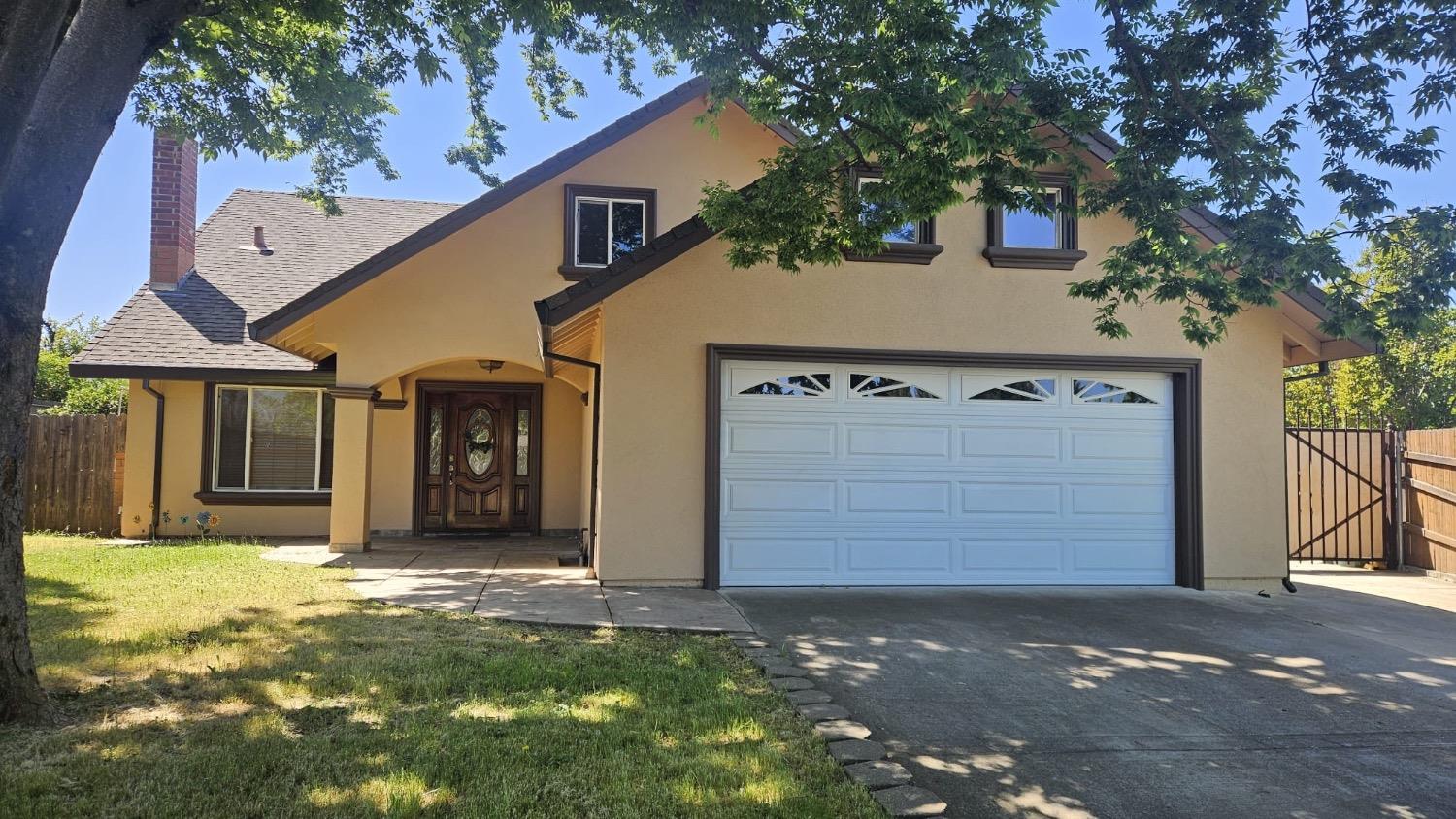 Detail Gallery Image 2 of 26 For 6833 Butterball Way, Sacramento,  CA 95842 - 6 Beds | 4 Baths