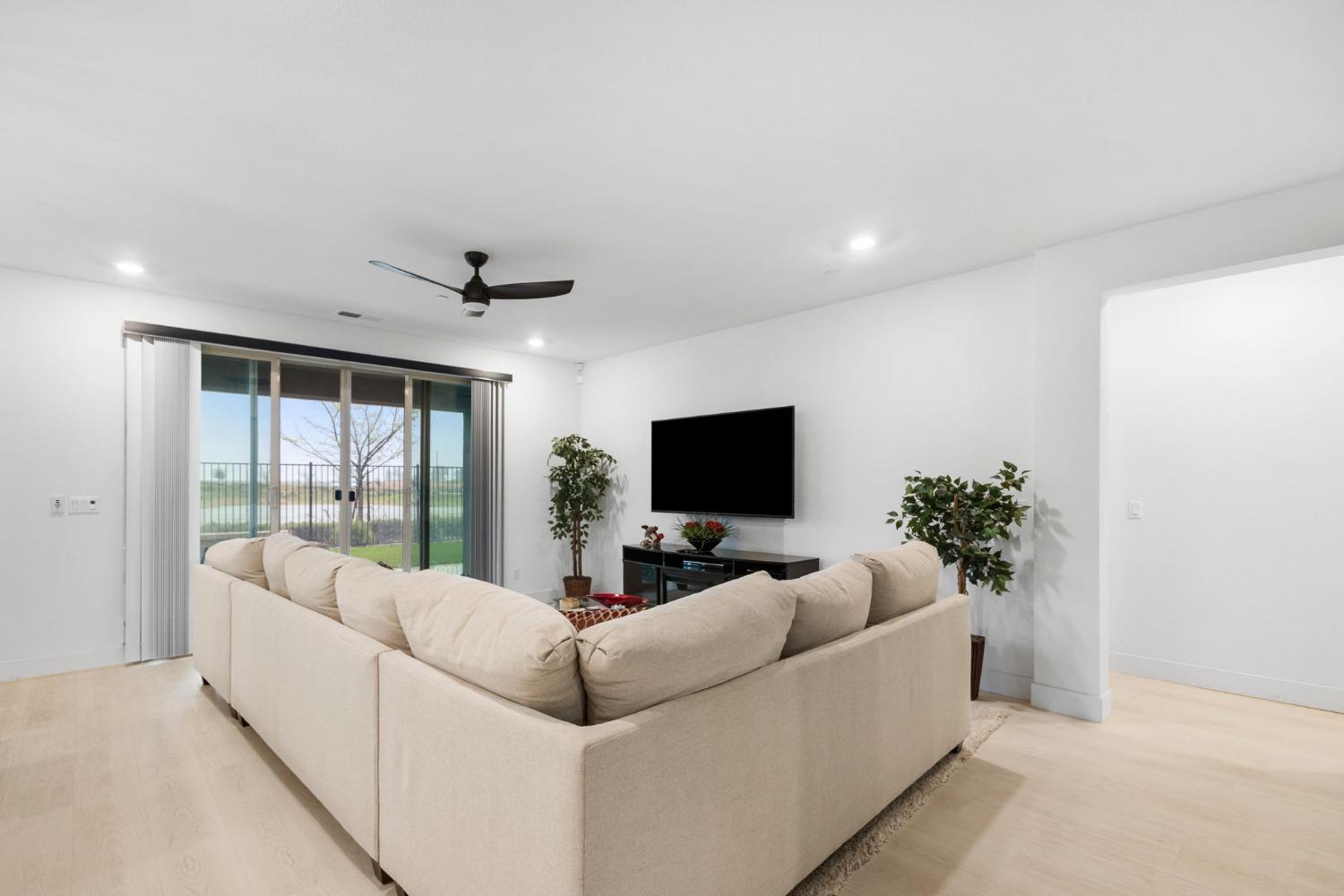 Knightsbrook Avenue, Rancho Cordova, California image 11