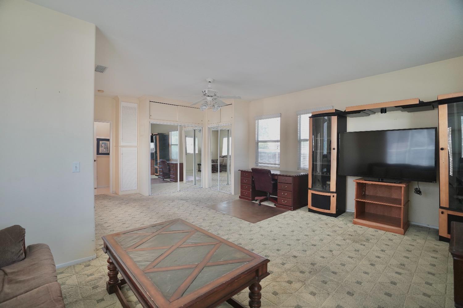 Detail Gallery Image 7 of 69 For 12597 Poinsetta Dr, Riverside,  CA 95203 - 6 Beds | 4 Baths