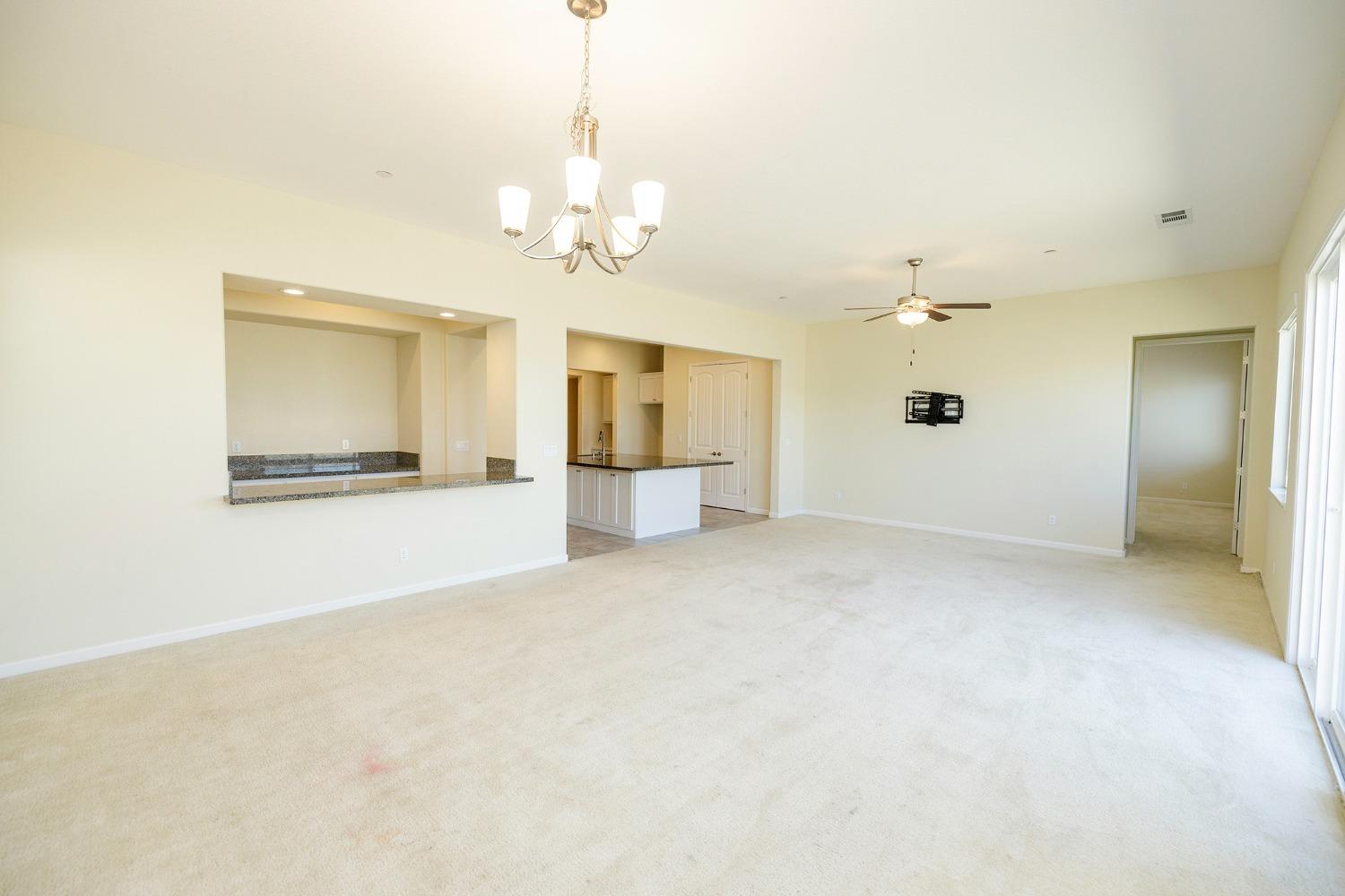Detail Gallery Image 17 of 37 For 1526 S Deborah Cir, Escalon,  CA 95320 - 4 Beds | 2/1 Baths