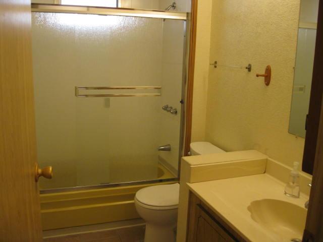 Detail Gallery Image 15 of 24 For 408 Sue St, Turlock,  CA 95380 - 2 Beds | 2 Baths