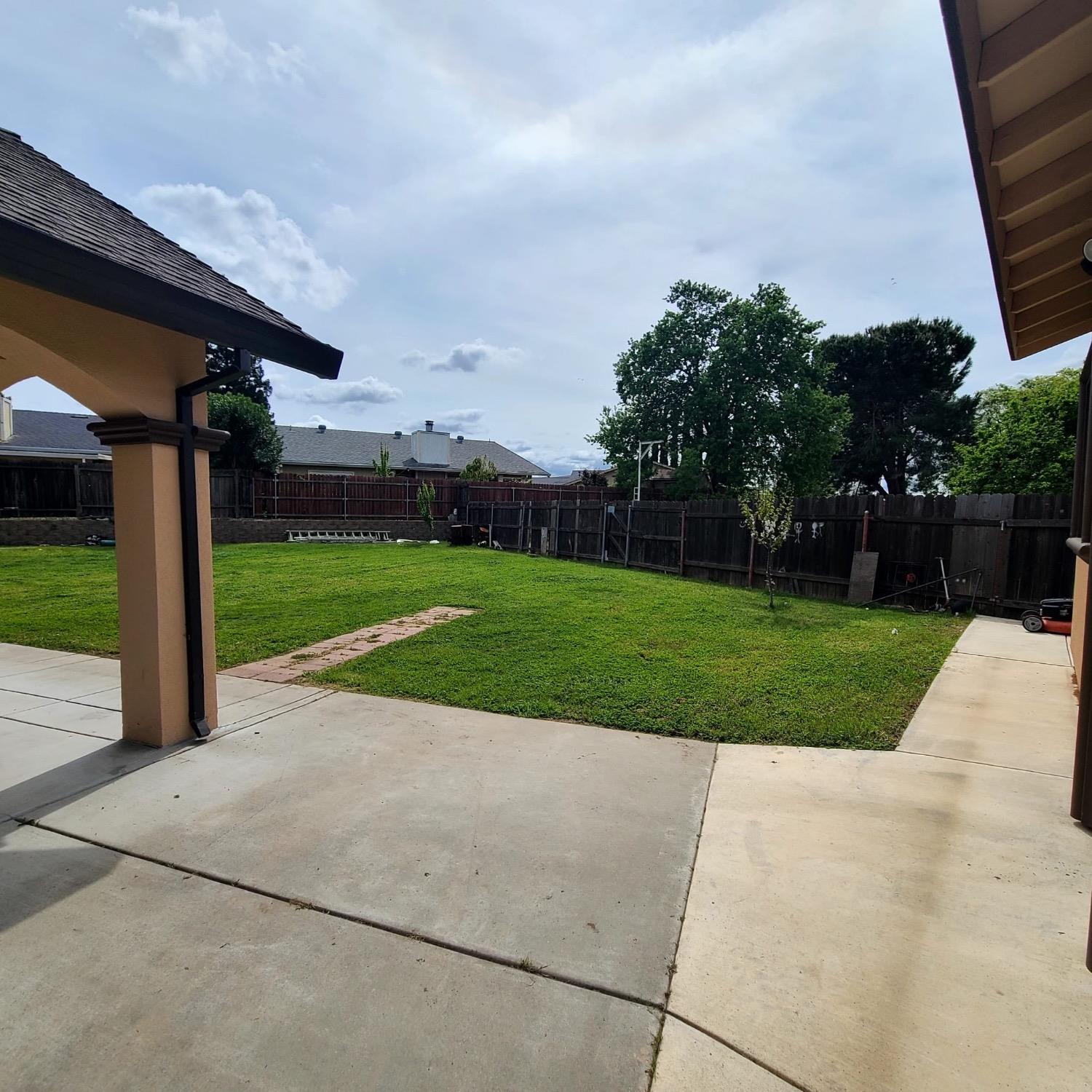 Detail Gallery Image 6 of 26 For 6833 Butterball Way, Sacramento,  CA 95842 - 6 Beds | 4 Baths