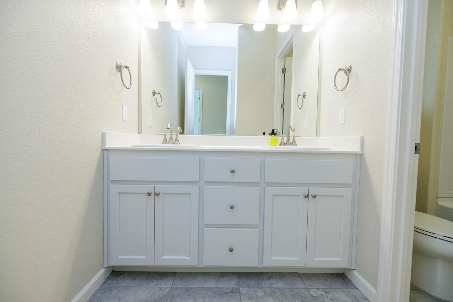 Detail Gallery Image 29 of 37 For 1526 S Deborah Cir, Escalon,  CA 95320 - 4 Beds | 2/1 Baths