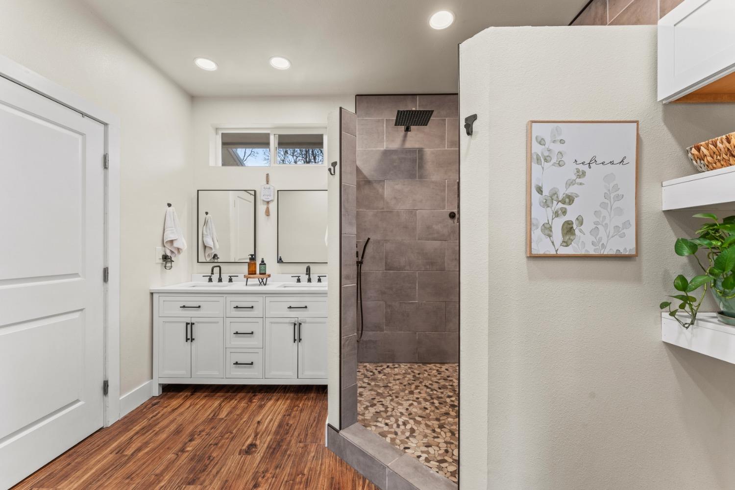 Detail Gallery Image 19 of 75 For 11293 Shadow Ln, Browns Valley,  CA 95918 - 3 Beds | 3 Baths