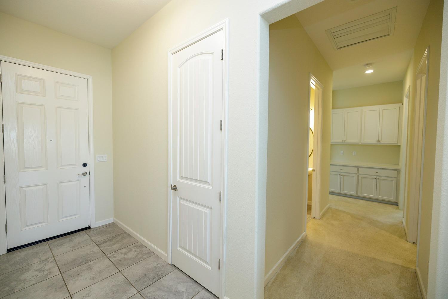 Detail Gallery Image 5 of 37 For 1526 S Deborah Cir, Escalon,  CA 95320 - 4 Beds | 2/1 Baths