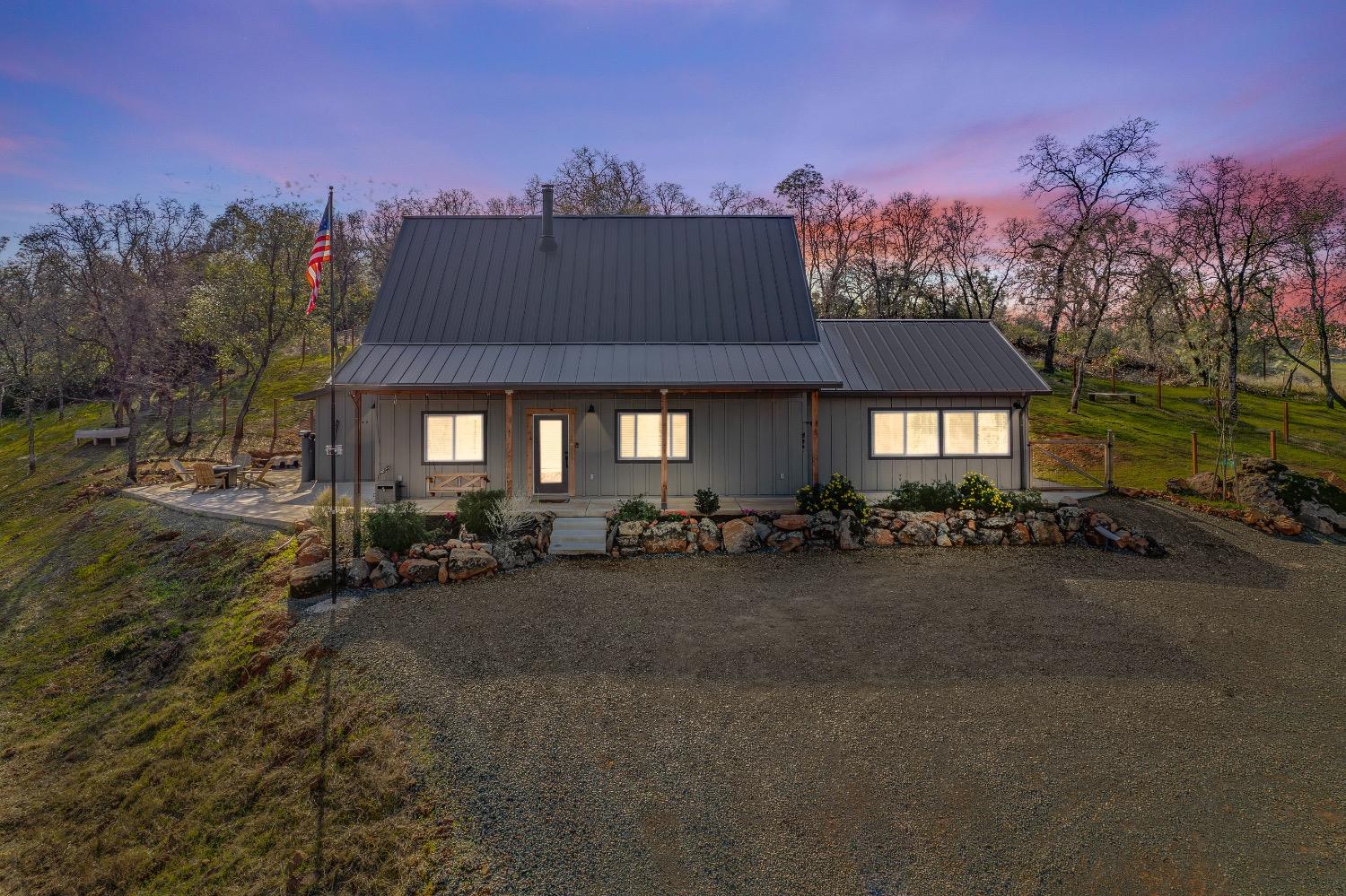 Detail Gallery Image 7 of 75 For 11293 Shadow Ln, Browns Valley,  CA 95918 - 3 Beds | 3 Baths