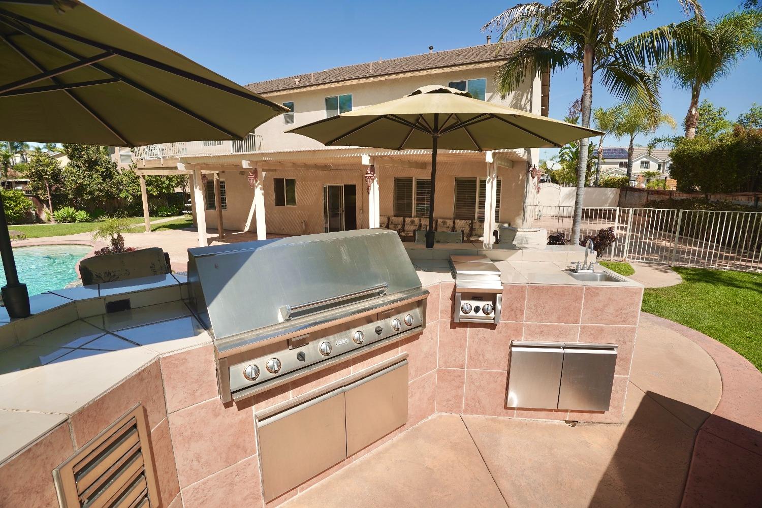 Detail Gallery Image 25 of 69 For 12597 Poinsetta Dr, Riverside,  CA 95203 - 6 Beds | 4 Baths