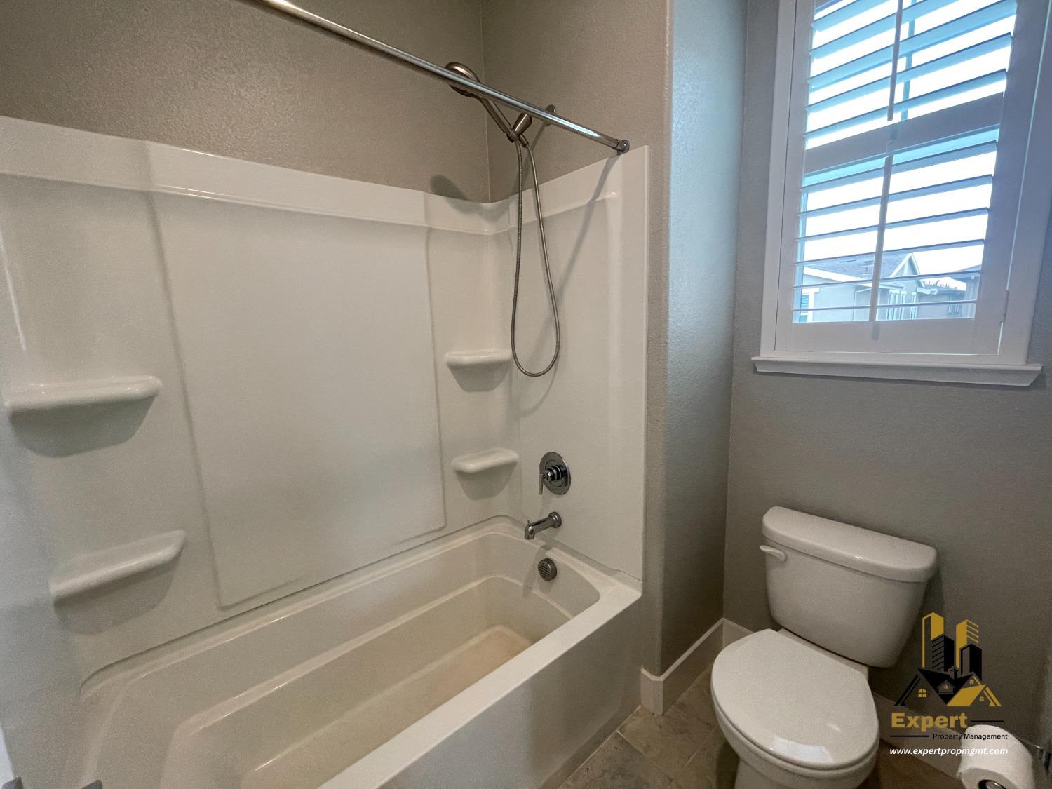 Detail Gallery Image 19 of 21 For 3896 Firestar Way, Sacramento,  CA 95834 - 4 Beds | 3 Baths