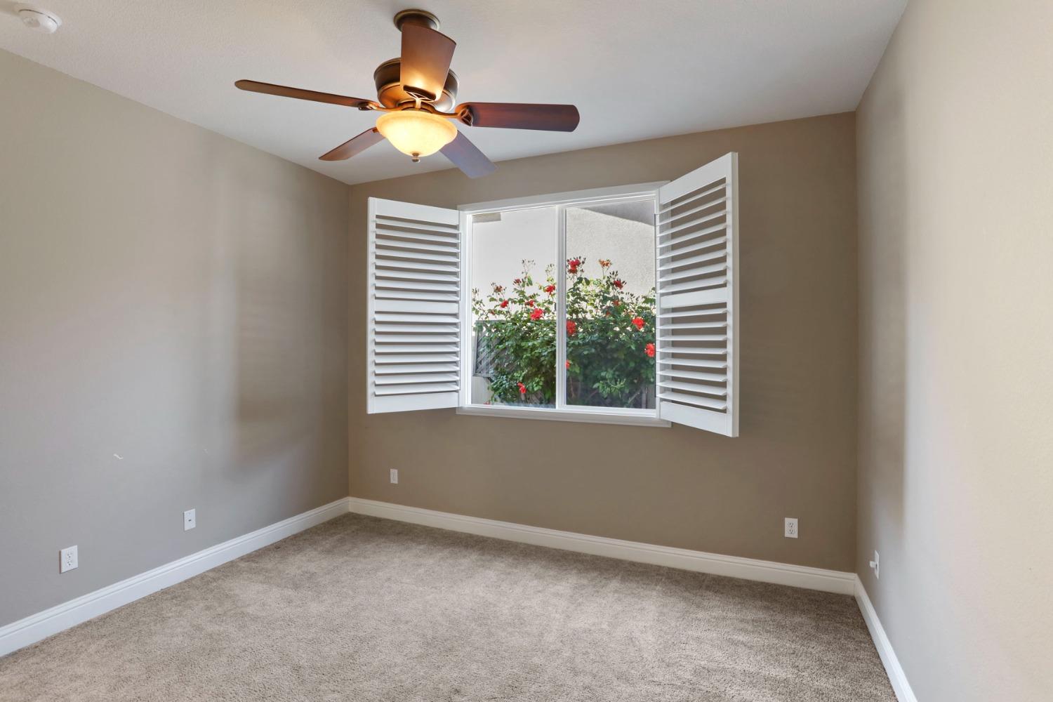 Detail Gallery Image 16 of 78 For 1736 Dogwood Glen Way, Manteca,  CA 95336 - 2 Beds | 2 Baths
