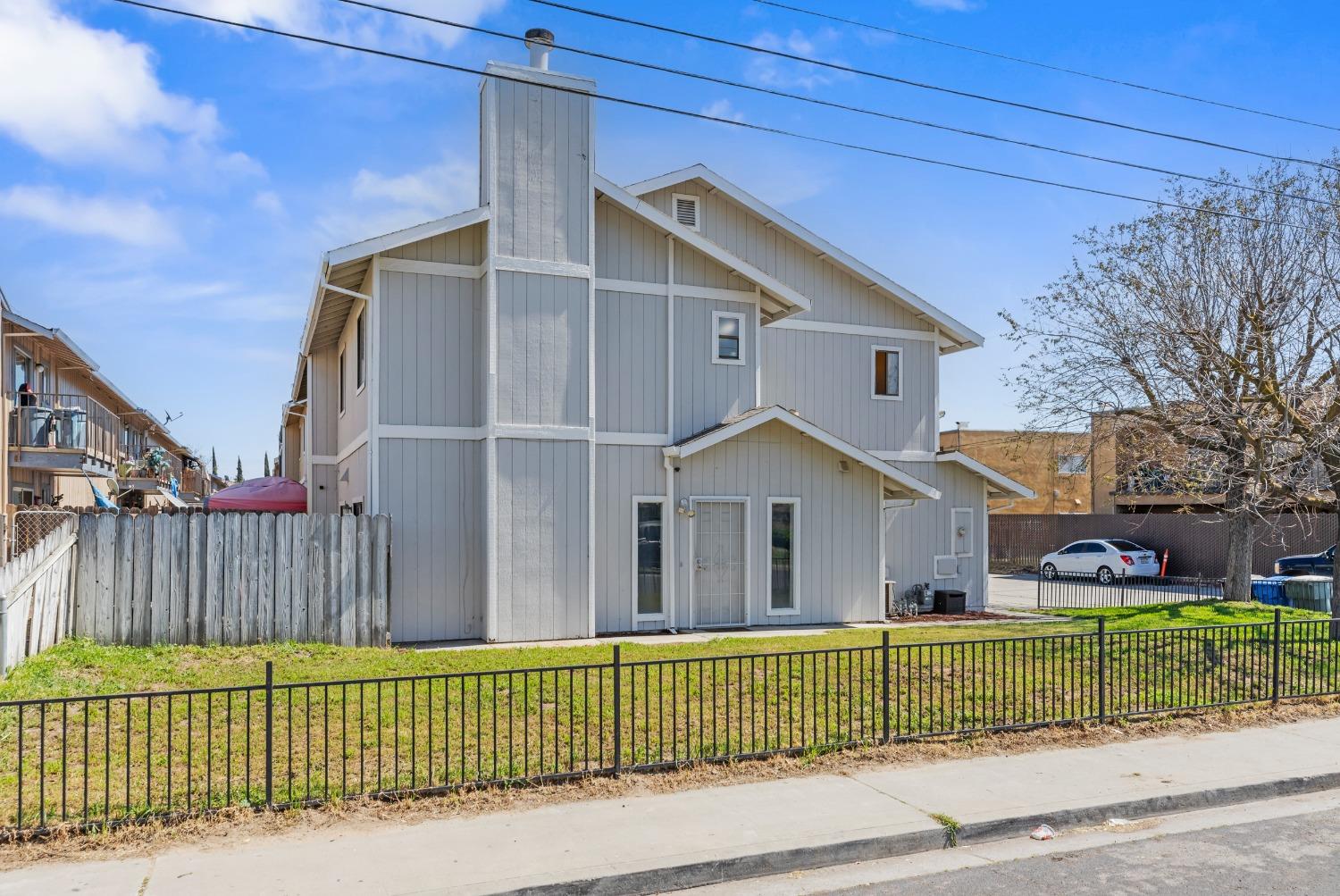 Detail Gallery Image 5 of 36 For 530 N Lincoln Ave, Manteca,  CA 95336 - 3 Beds | 2/1 Baths
