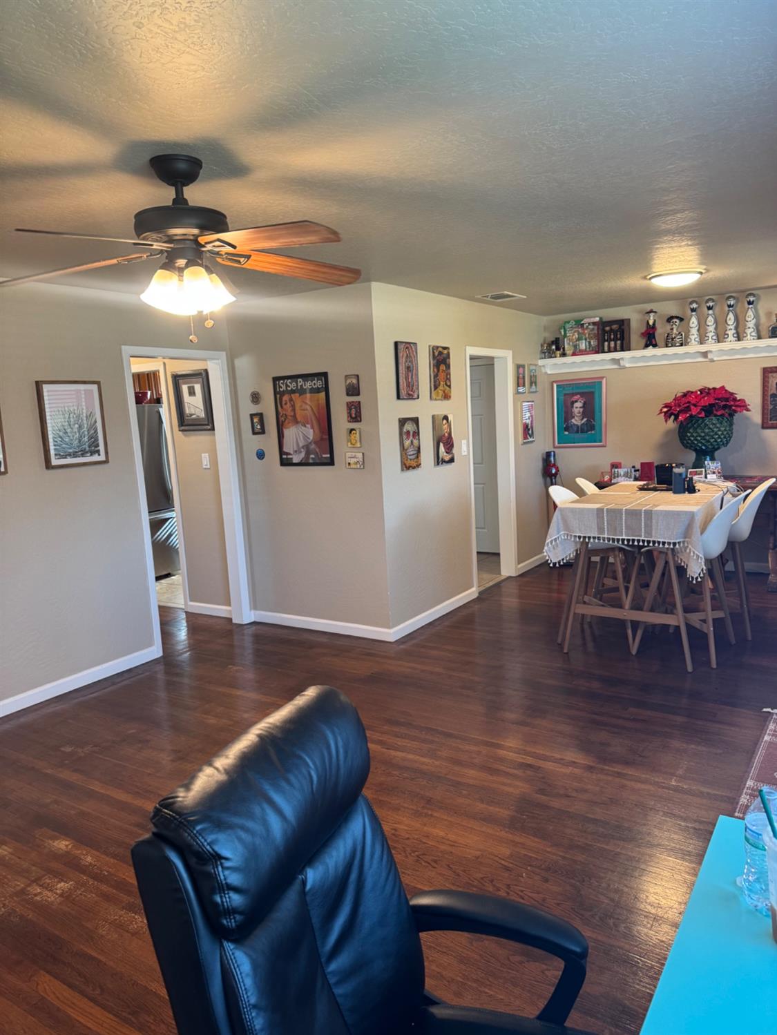 Detail Gallery Image 3 of 14 For 5221 71st, Sacramento,  CA 95820 - 3 Beds | 1 Baths