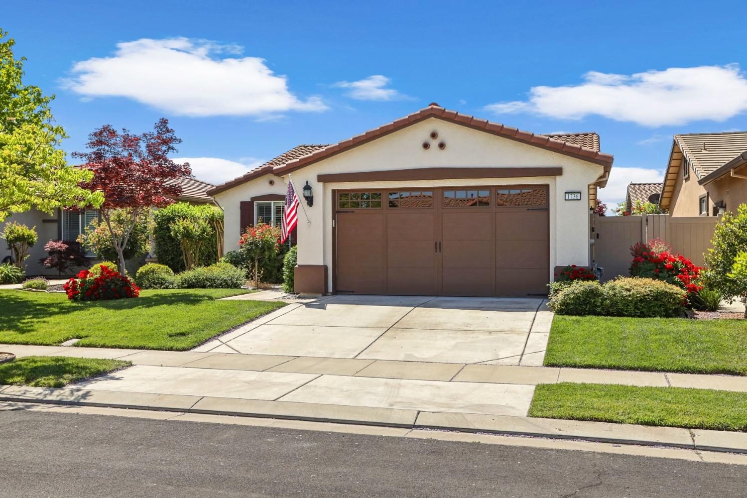 Detail Gallery Image 8 of 78 For 1736 Dogwood Glen Way, Manteca,  CA 95336 - 2 Beds | 2 Baths