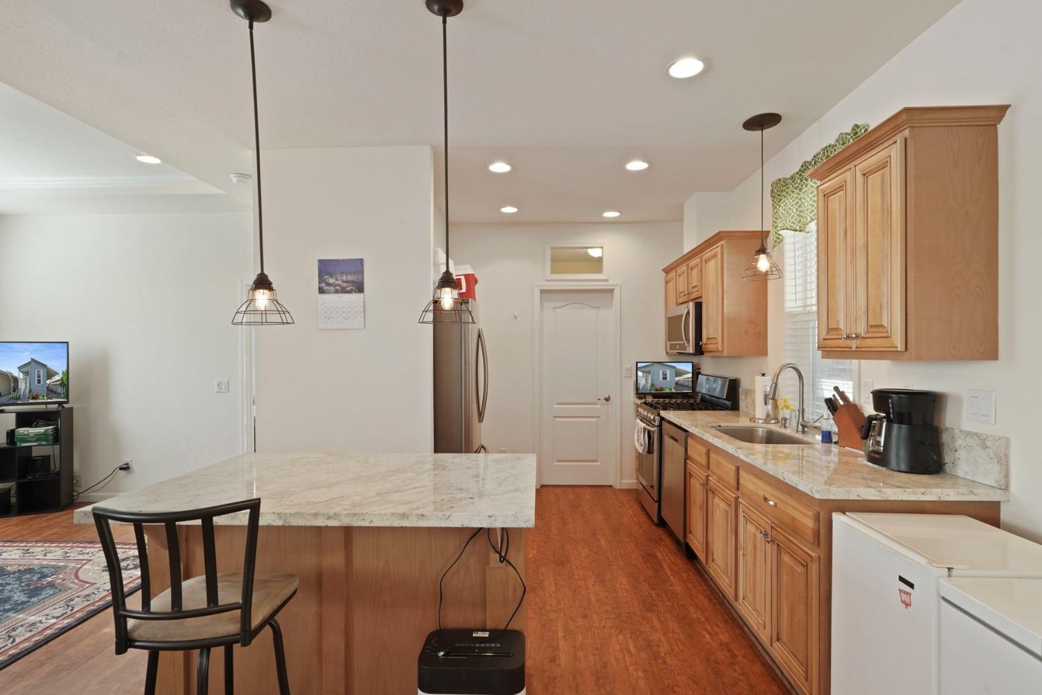 Detail Gallery Image 8 of 26 For 90 Buena Vista Dr, Lodi,  CA 95240 - 2 Beds | 2 Baths