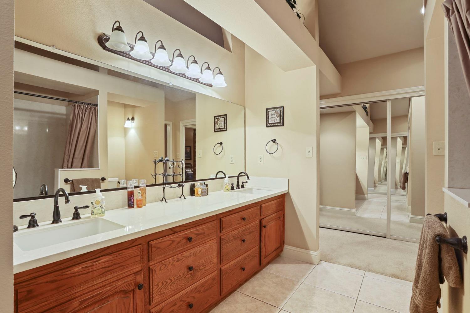 Detail Gallery Image 22 of 75 For 29595 E Shelton Rd, Linden,  CA 95236 - 4 Beds | 3 Baths