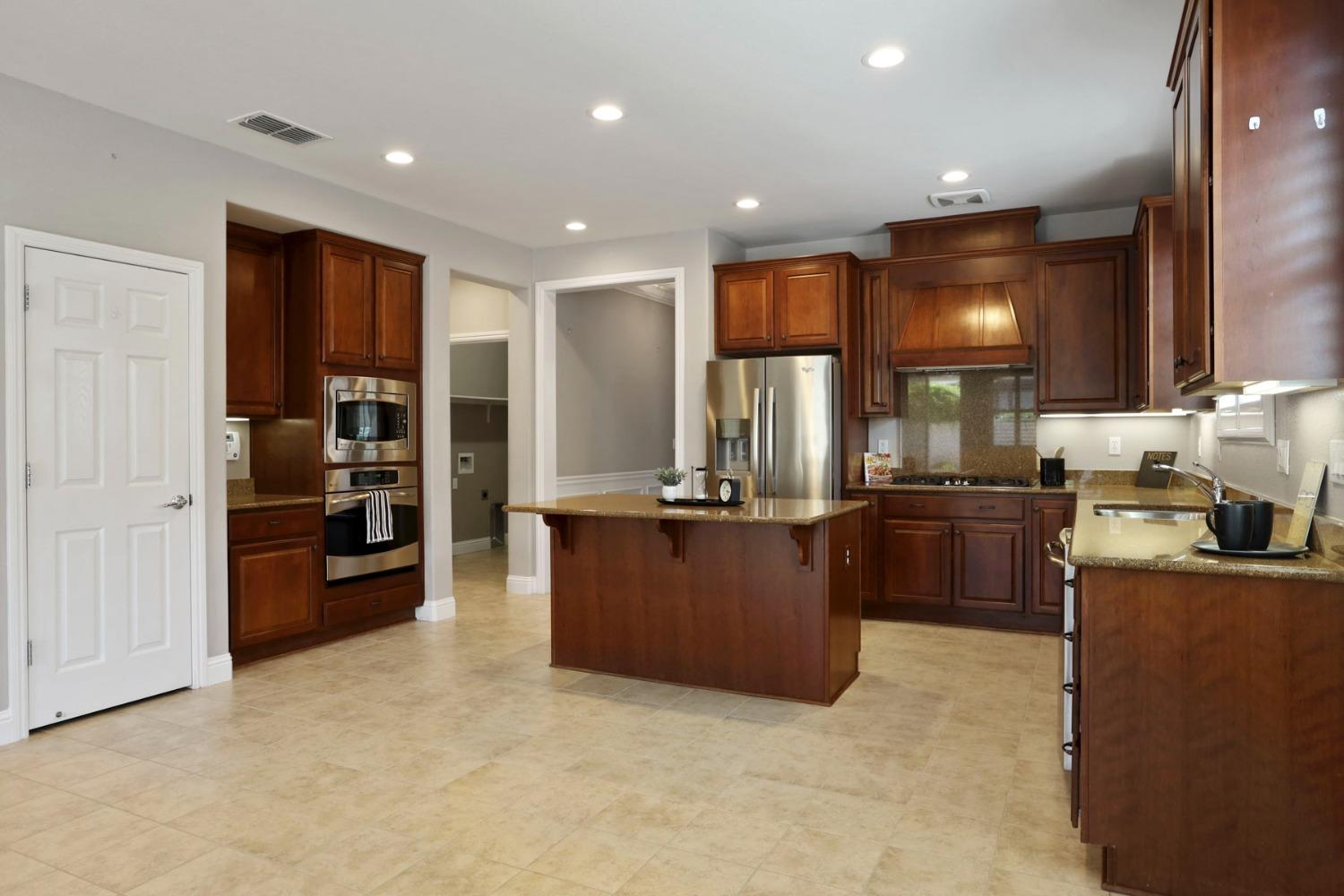 Detail Gallery Image 18 of 78 For 1736 Dogwood Glen Way, Manteca,  CA 95336 - 2 Beds | 2 Baths