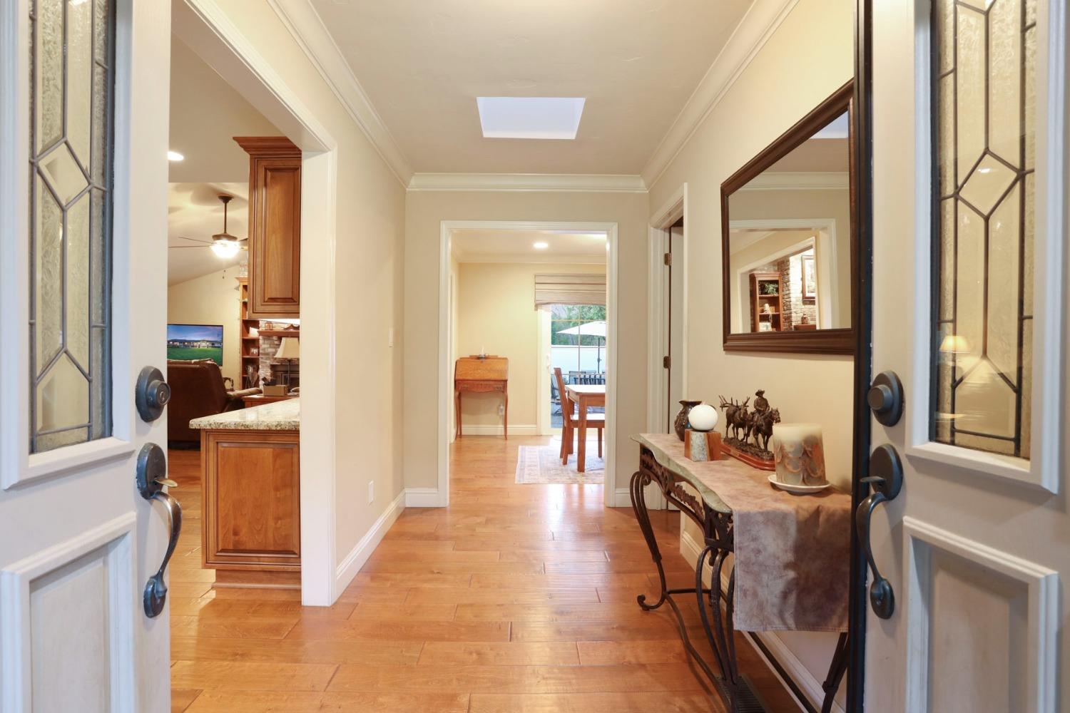 Detail Gallery Image 8 of 75 For 29595 E Shelton Rd, Linden,  CA 95236 - 4 Beds | 3 Baths