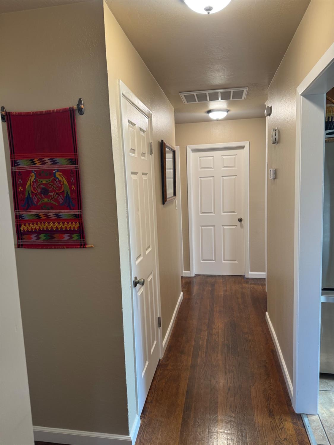 Detail Gallery Image 8 of 14 For 5221 71st, Sacramento,  CA 95820 - 3 Beds | 1 Baths