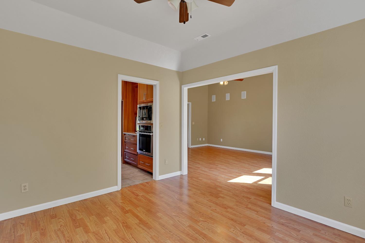 Detail Gallery Image 17 of 71 For 722 Mariner  Loop, Yuba City,  CA 95991 - 4 Beds | 2/1 Baths