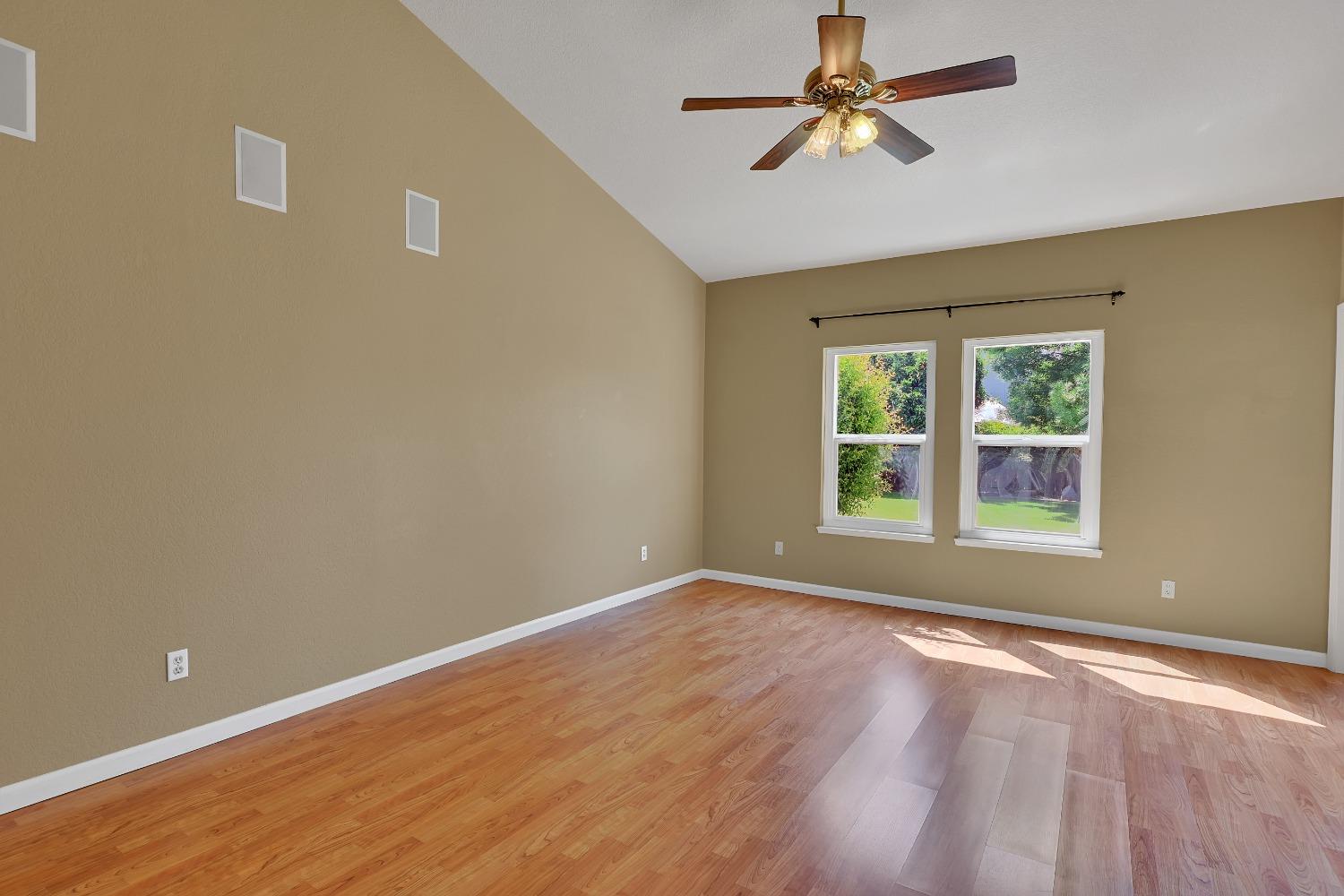 Detail Gallery Image 12 of 71 For 722 Mariner  Loop, Yuba City,  CA 95991 - 4 Beds | 2/1 Baths