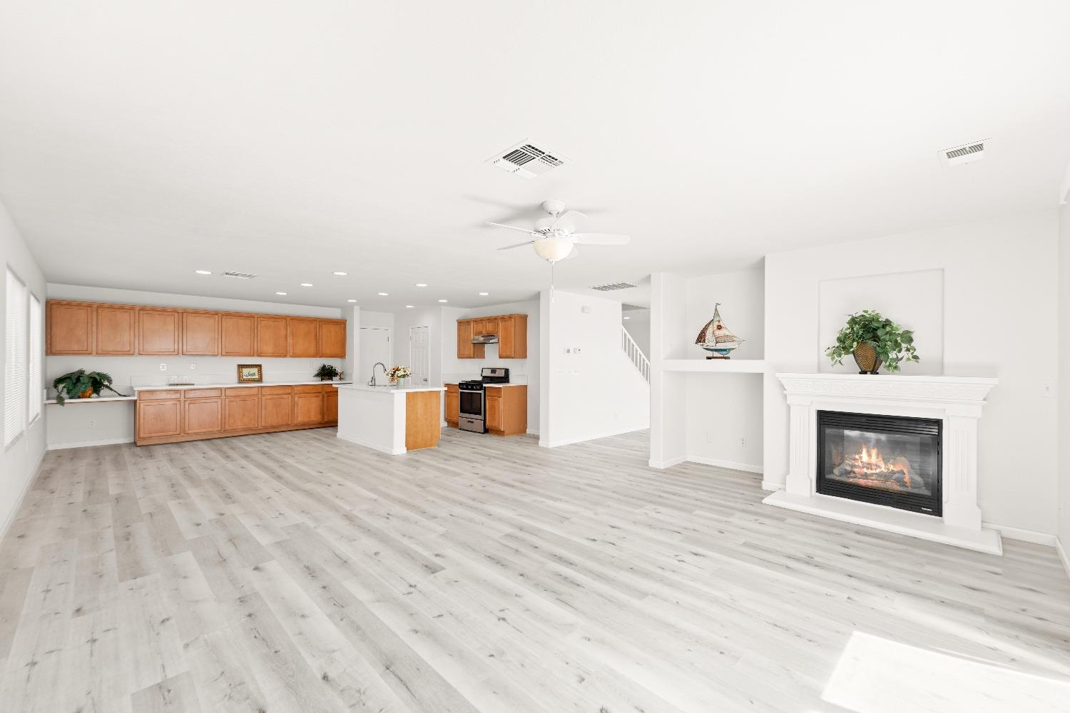 Detail Gallery Image 32 of 70 For 1530 Maryclair Dr, Olivehurst,  CA 95961 - 4 Beds | 2/1 Baths