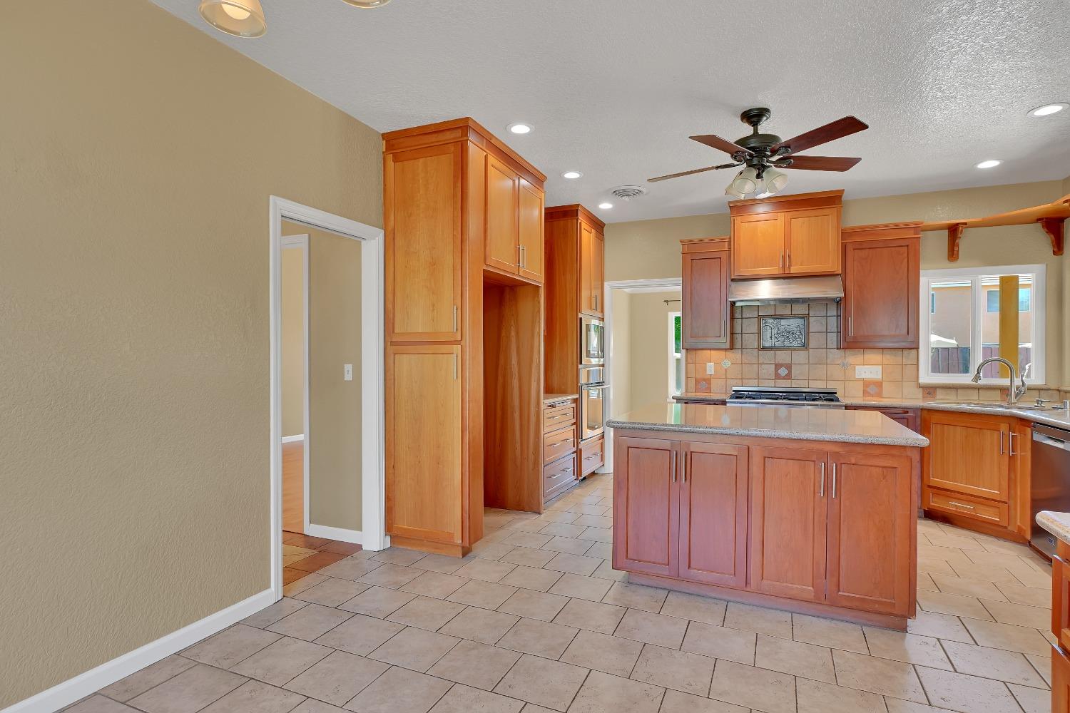 Detail Gallery Image 23 of 71 For 722 Mariner  Loop, Yuba City,  CA 95991 - 4 Beds | 2/1 Baths