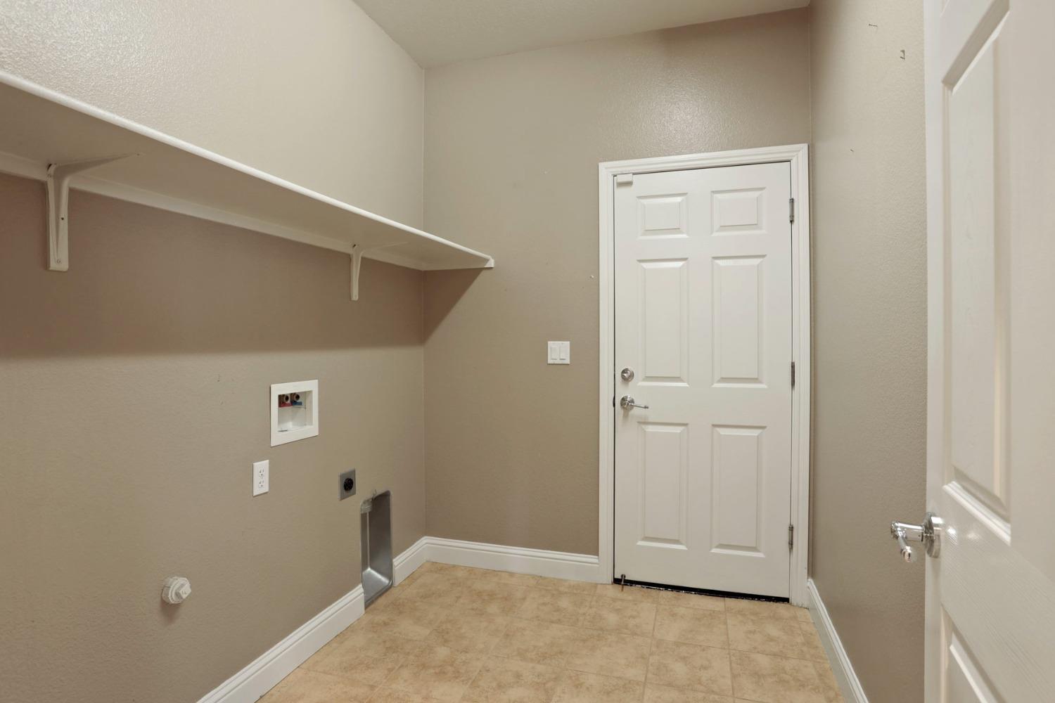 Detail Gallery Image 13 of 78 For 1736 Dogwood Glen Way, Manteca,  CA 95336 - 2 Beds | 2 Baths