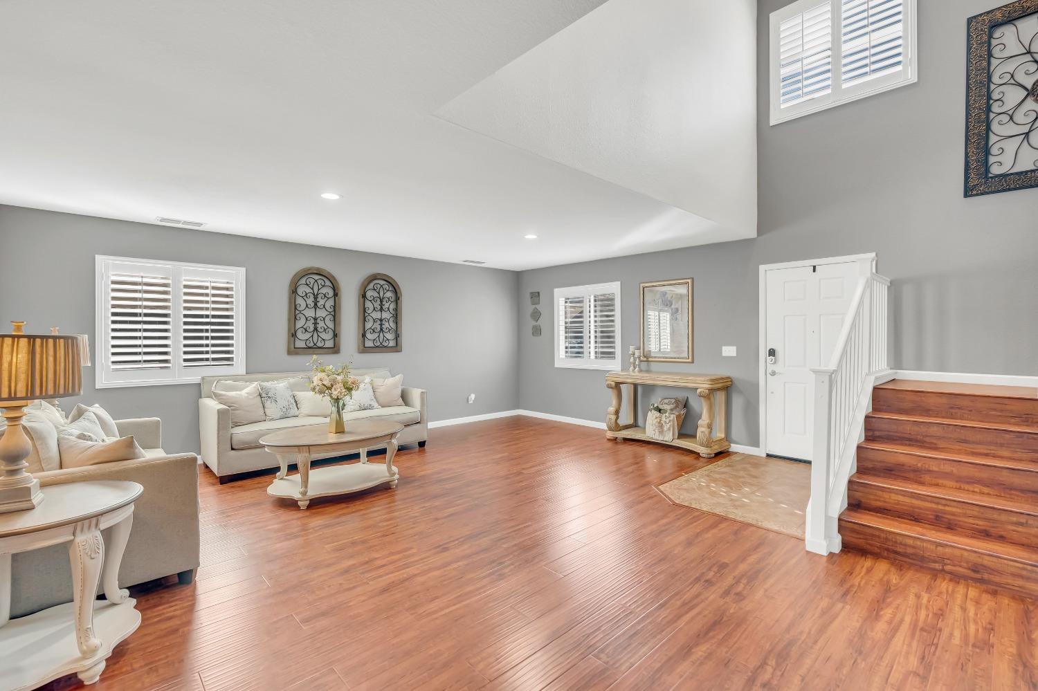 Detail Gallery Image 5 of 40 For 10961 Woolwich Way, Mather,  CA 95655 - 5 Beds | 3 Baths