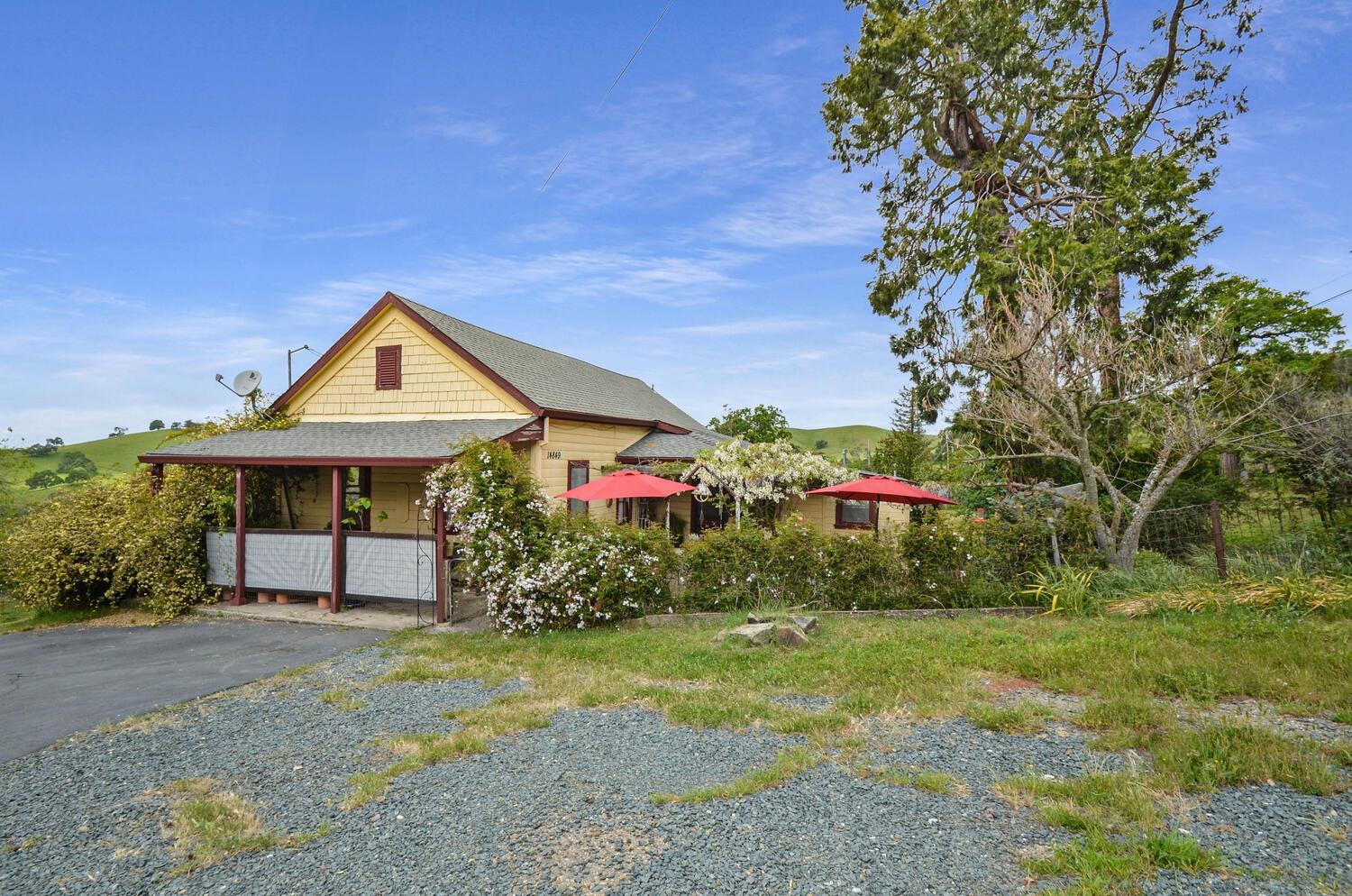 Detail Gallery Image 8 of 73 For 14849 Bunker Hill Rd, Amador City,  CA 95601 - 3 Beds | 2 Baths