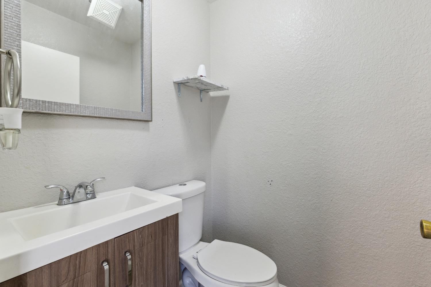 Detail Gallery Image 16 of 36 For 530 N Lincoln Ave, Manteca,  CA 95336 - 3 Beds | 2/1 Baths
