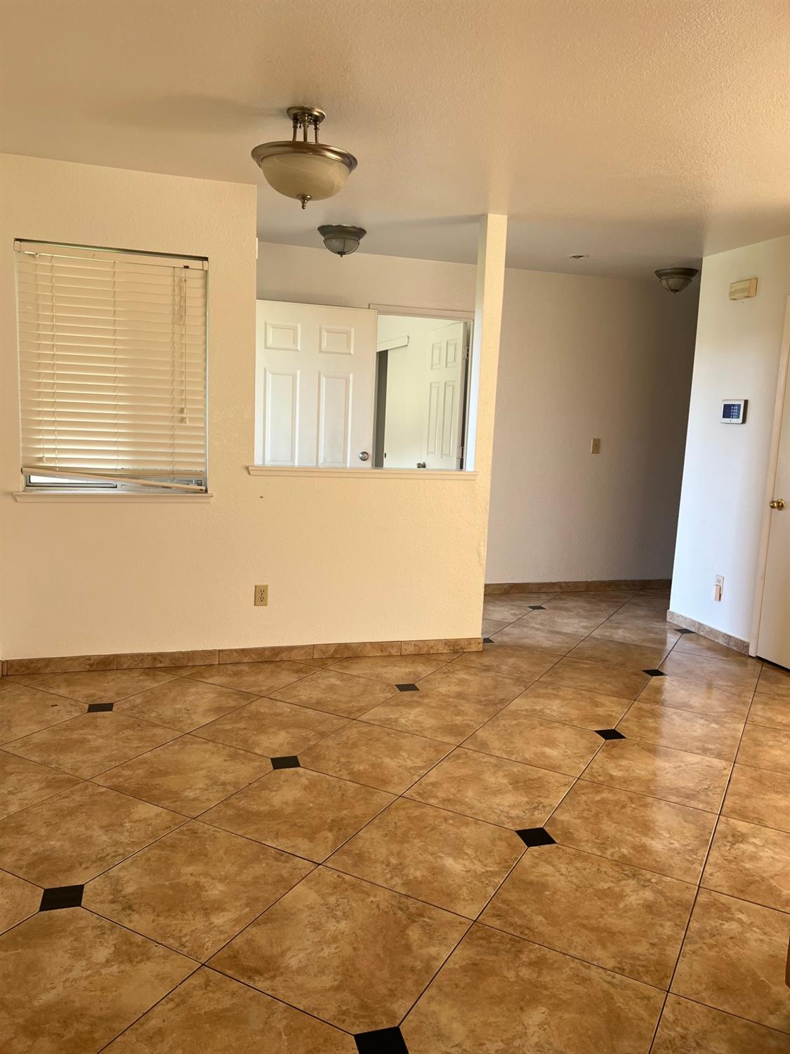 Detail Gallery Image 11 of 12 For 6072 Preakness Dr, Riverbank,  CA 95367 - 4 Beds | 2 Baths