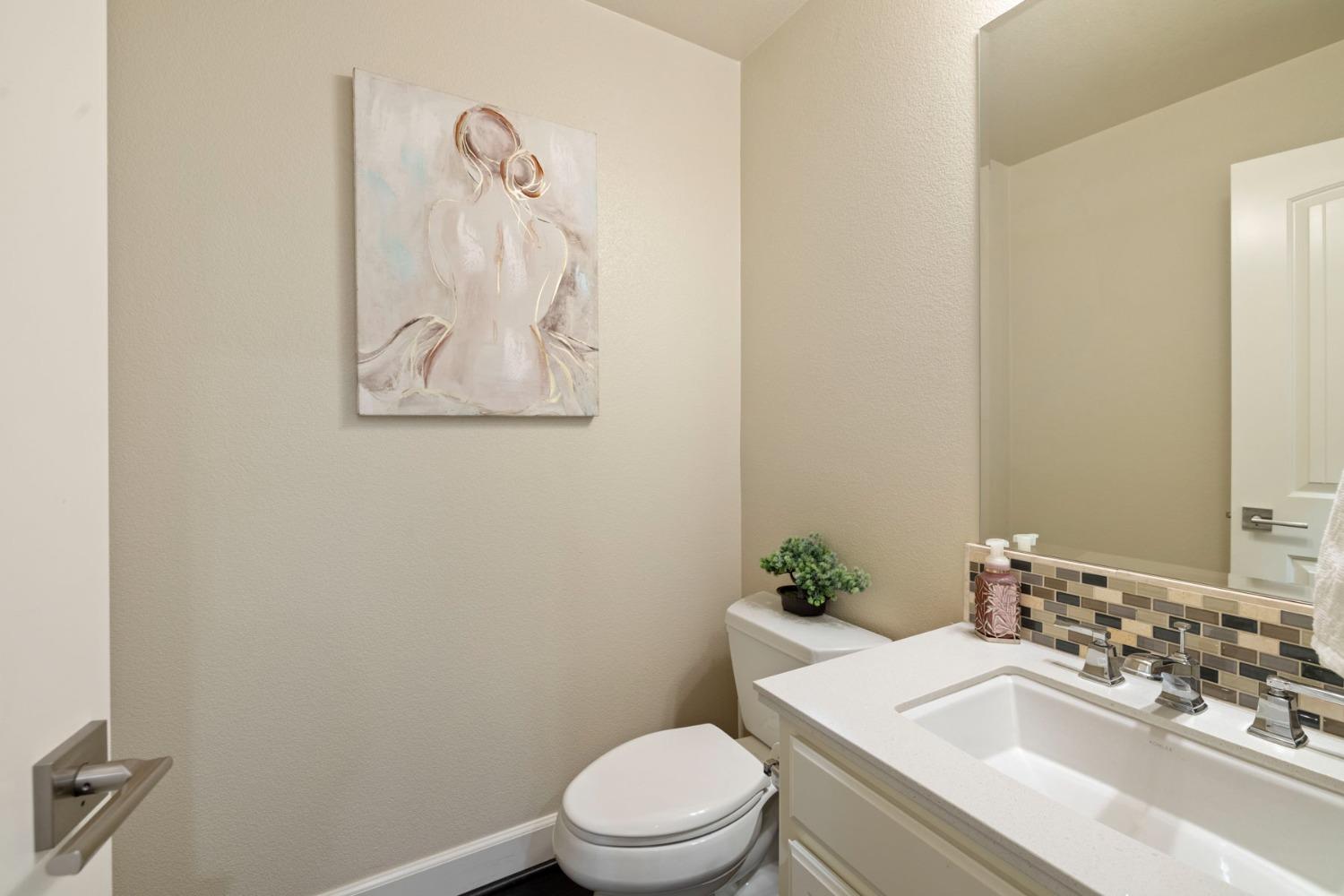 Detail Gallery Image 18 of 70 For 976 S Modena St, Mountain House,  CA 95391 - 6 Beds | 4/1 Baths