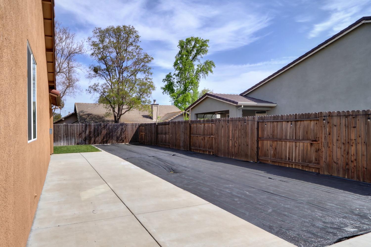 Detail Gallery Image 37 of 40 For 667 Crow Creek Dr, Galt,  CA 95632 - 4 Beds | 2 Baths