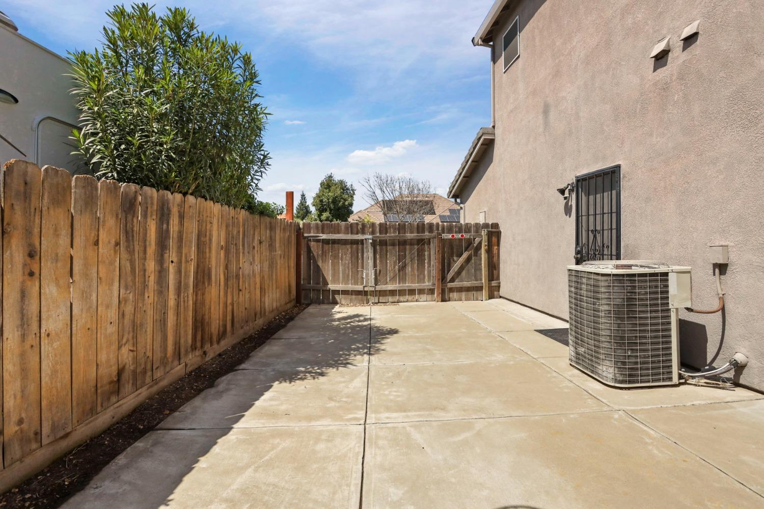 Detail Gallery Image 52 of 52 For 1970 Northgate Dr, Manteca,  CA 95336 - 4 Beds | 3 Baths