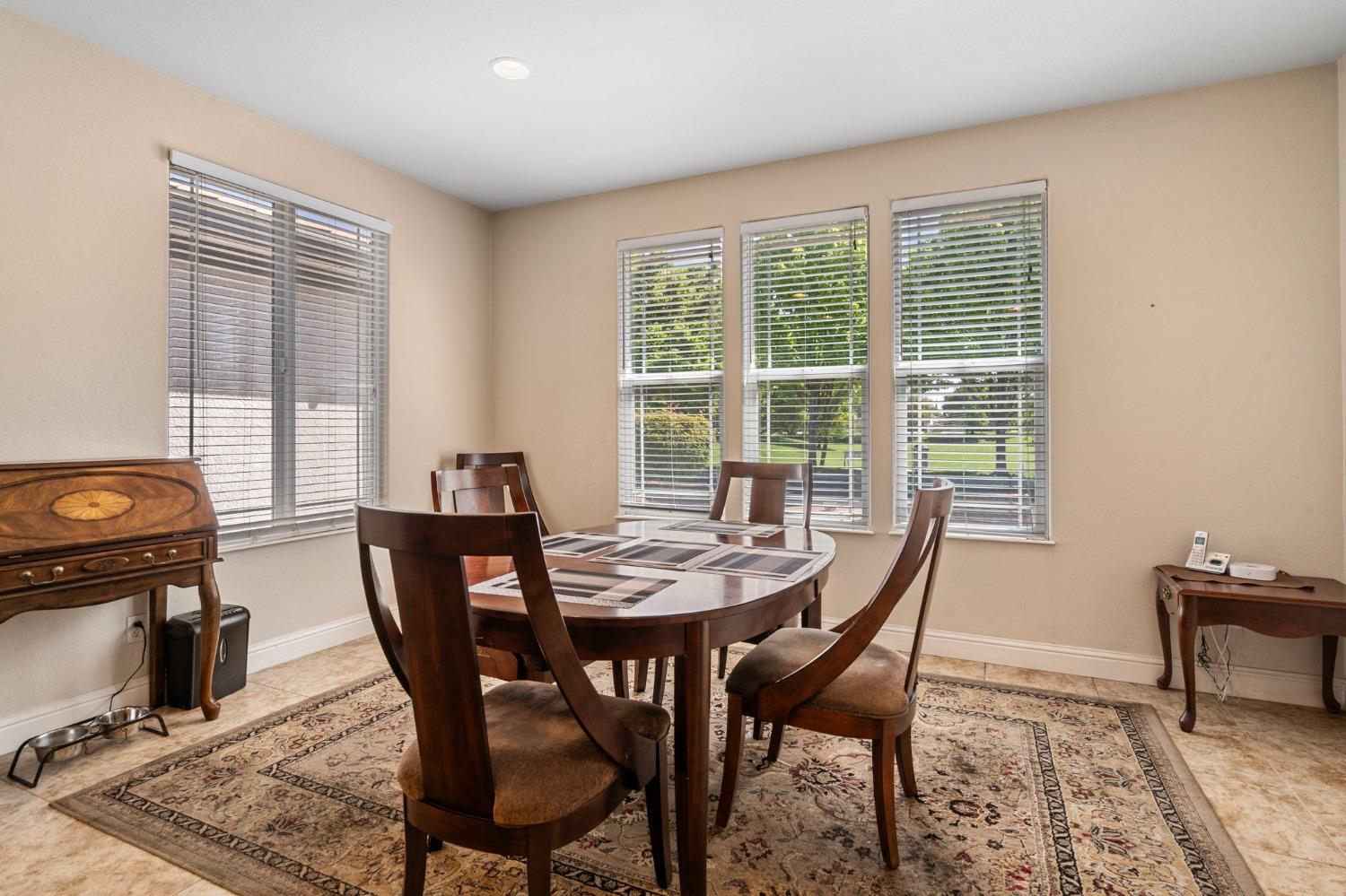 Detail Gallery Image 15 of 67 For 2337 Ashbrooke Ln, Manteca,  CA 95336 - 3 Beds | 2 Baths