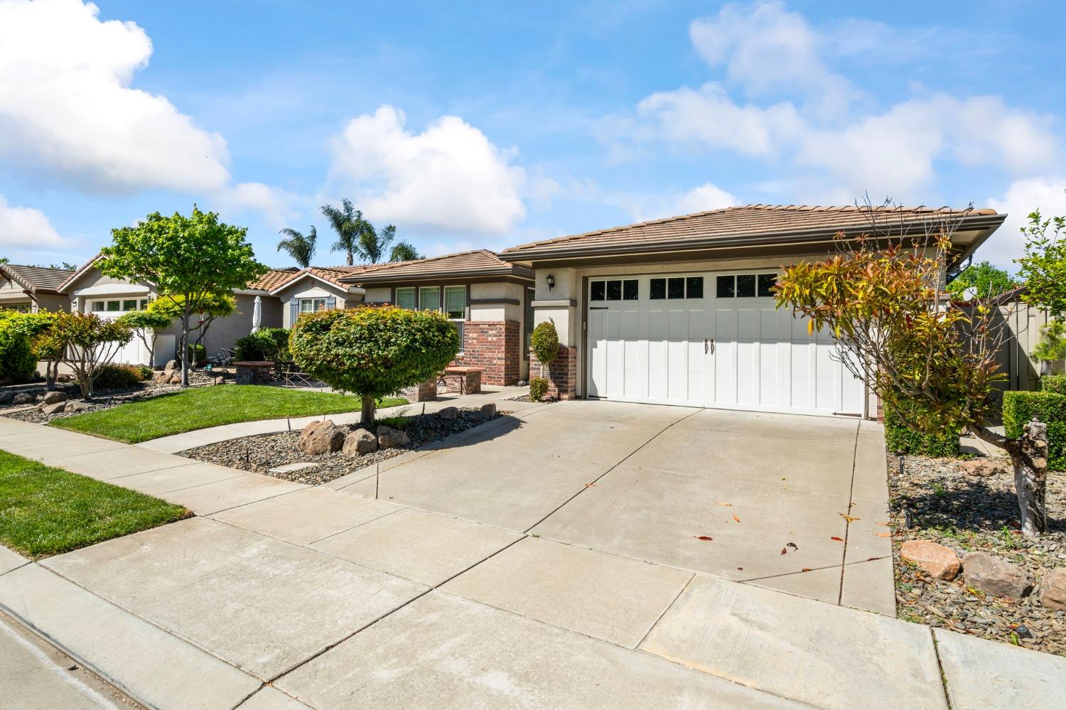 Detail Gallery Image 2 of 67 For 2337 Ashbrooke Ln, Manteca,  CA 95336 - 3 Beds | 2 Baths