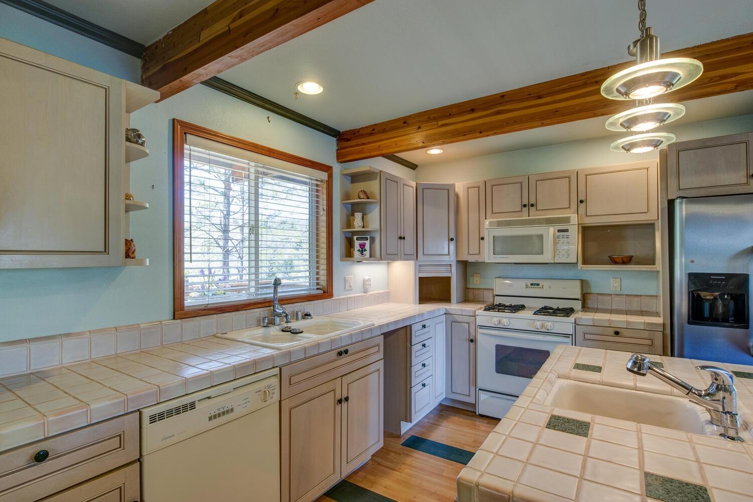 Detail Gallery Image 19 of 76 For 9413 E Ponderosa Way, Coulterville,  CA 95311 - 3 Beds | 2 Baths
