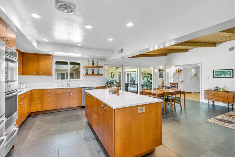 Detail Gallery Image 30 of 94 For 3250 Bonita Dr, Sacramento,  CA 95821 - 3 Beds | 3 Baths