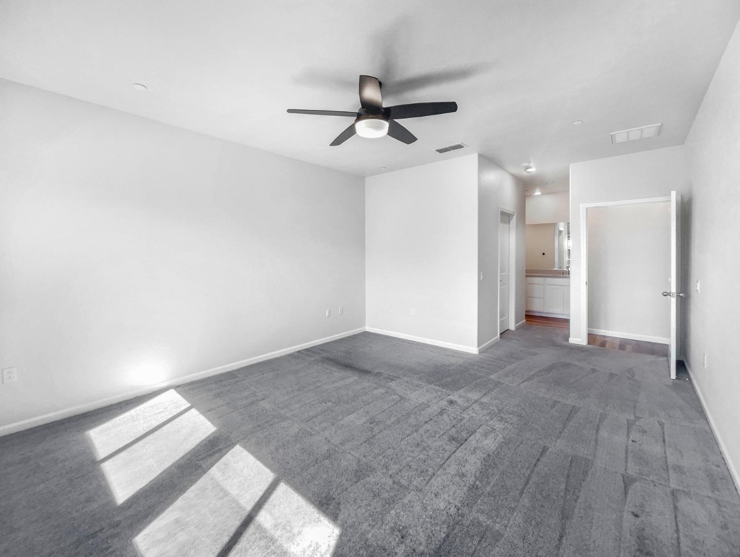 Detail Gallery Image 10 of 21 For 1314 Abrozo Way, Olivehurst,  CA 95961 - 4 Beds | 2 Baths