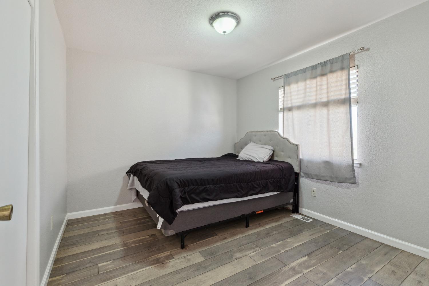 Detail Gallery Image 20 of 36 For 530 N Lincoln Ave, Manteca,  CA 95336 - 3 Beds | 2/1 Baths