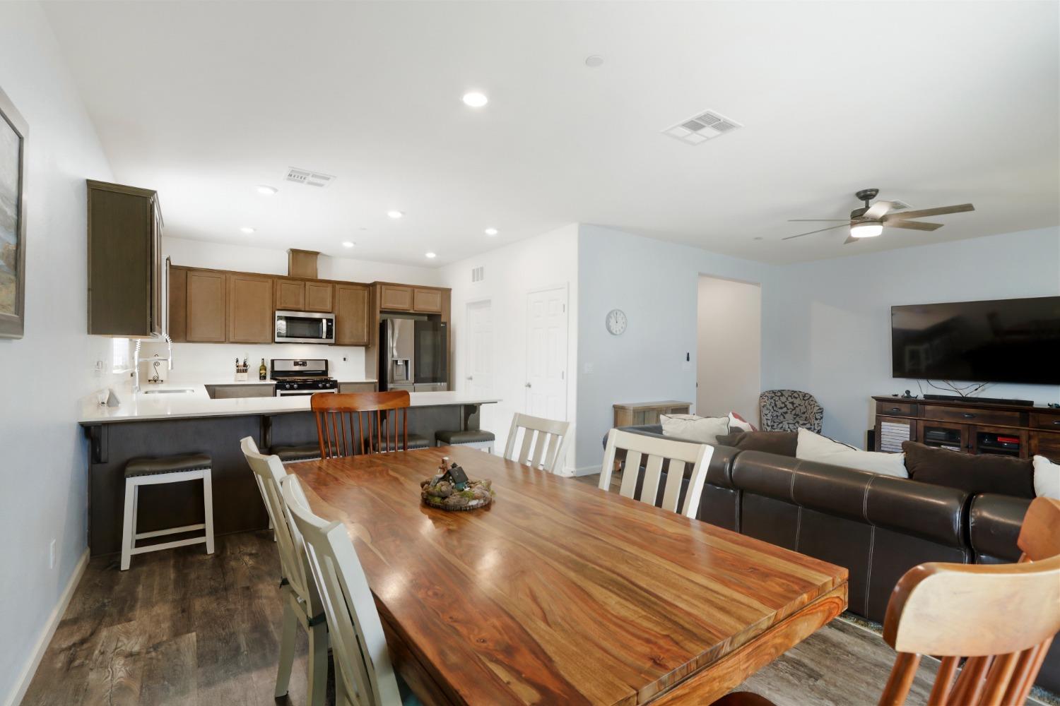 Detail Gallery Image 7 of 40 For 667 Crow Creek Dr, Galt,  CA 95632 - 4 Beds | 2 Baths