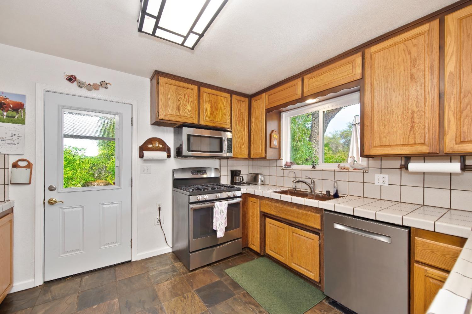 Detail Gallery Image 27 of 97 For 4141 Prospector Rd, Loomis,  CA 95650 - 4 Beds | 2 Baths