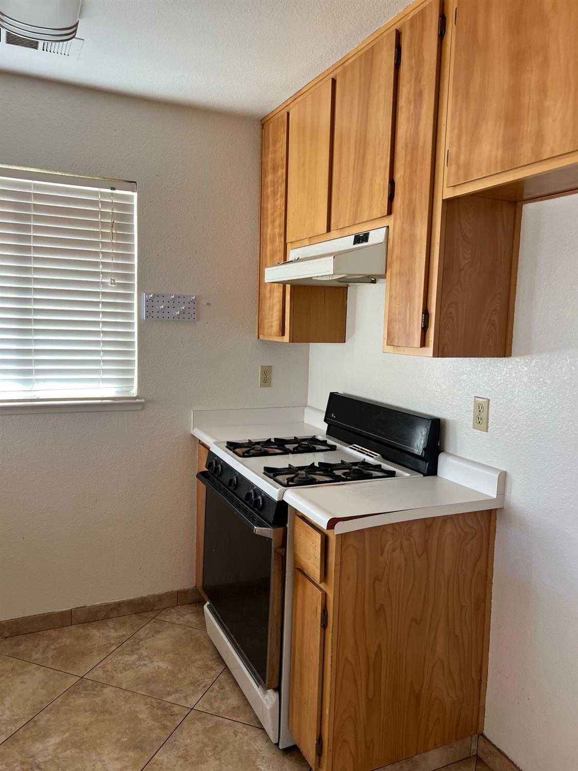 Detail Gallery Image 10 of 12 For 6072 Preakness Dr, Riverbank,  CA 95367 - 4 Beds | 2 Baths