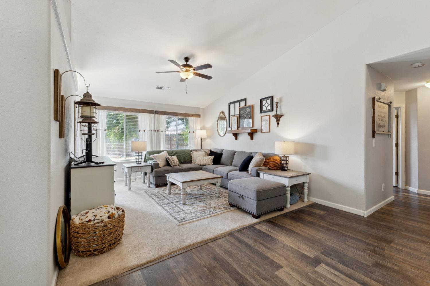 Detail Gallery Image 5 of 18 For 2932 Saginaw Ave, Clovis,  CA 93611 - 4 Beds | 2 Baths
