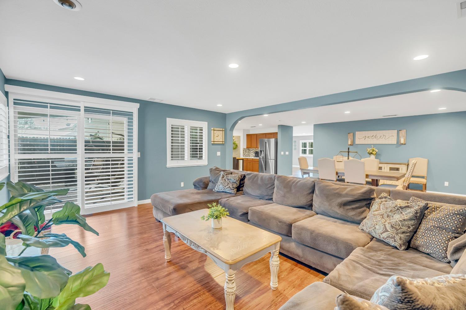 Detail Gallery Image 13 of 40 For 10961 Woolwich Way, Mather,  CA 95655 - 5 Beds | 3 Baths